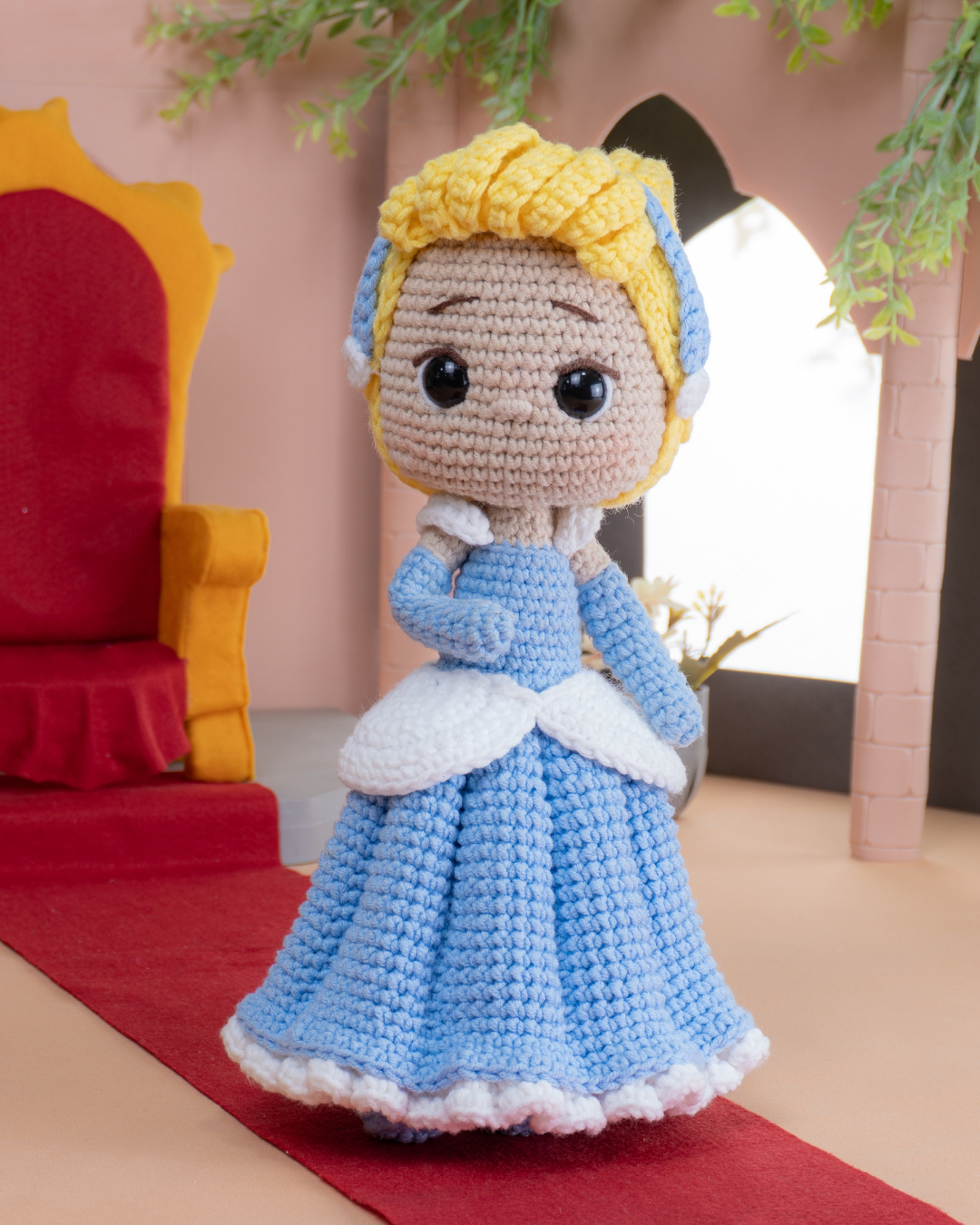 Cinderela amigurumi artesanal